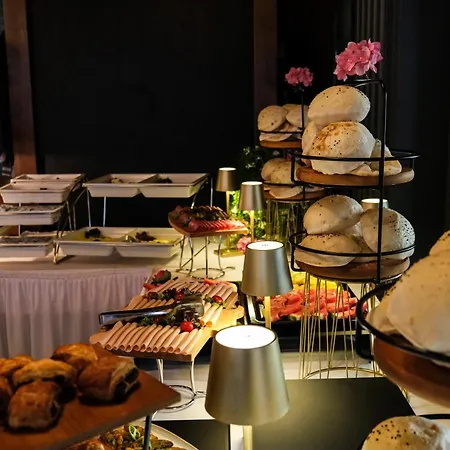 Peninsula Boutique Constança