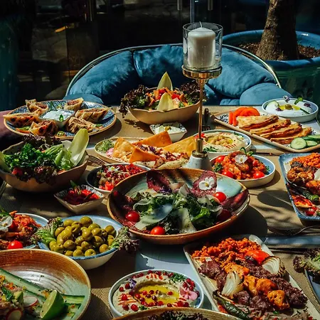 Peninsula Boutique Hotel 4*