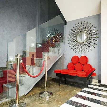 Peninsula Boutique Hotell 4*