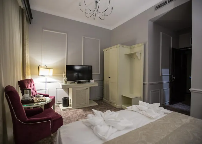 Отель Peninsula Boutique