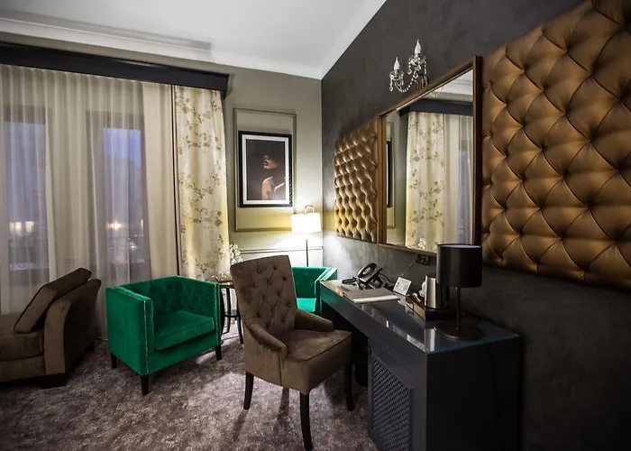 Отель Peninsula Boutique